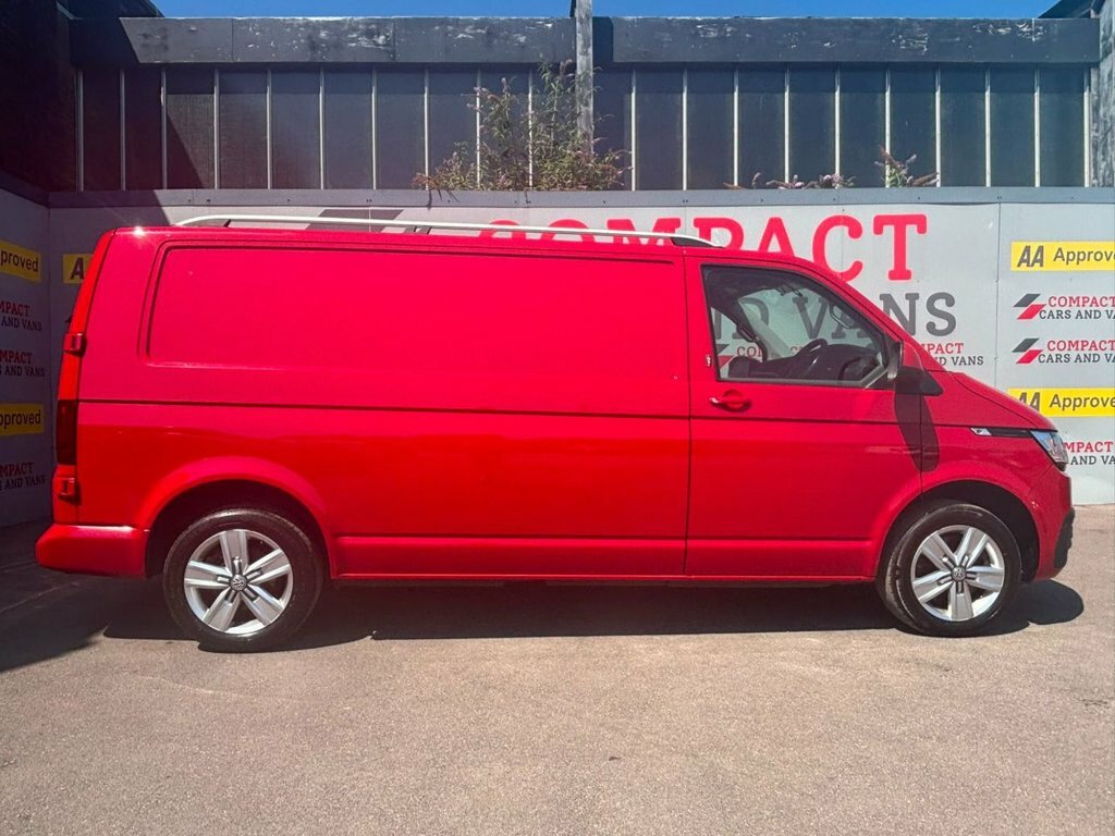 Volkswagen Transporter 2L Highline Red #4