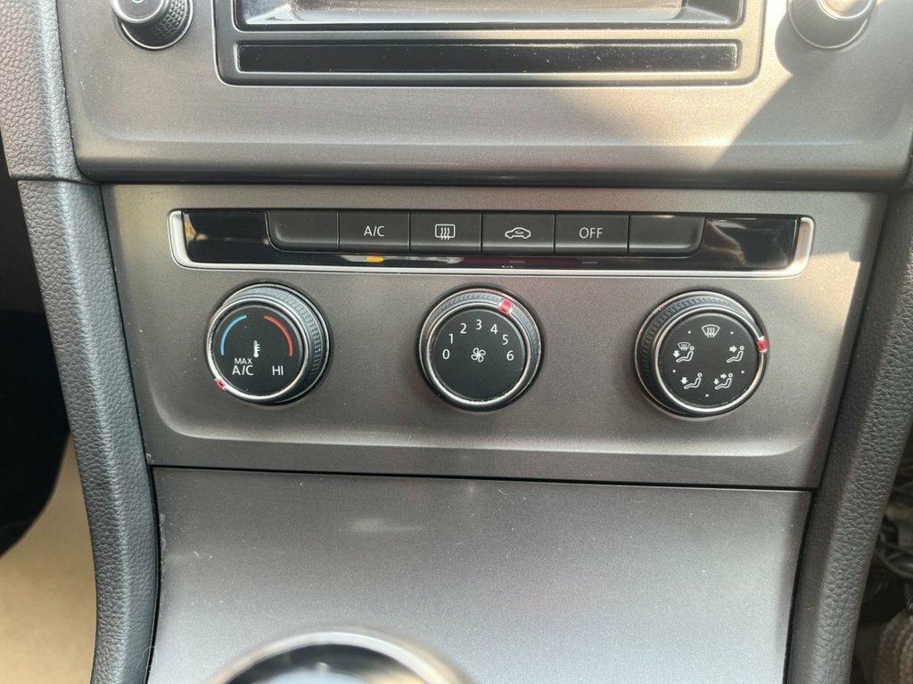 Volkswagen Golf Gt Bluemotion Technology Tdi  #11