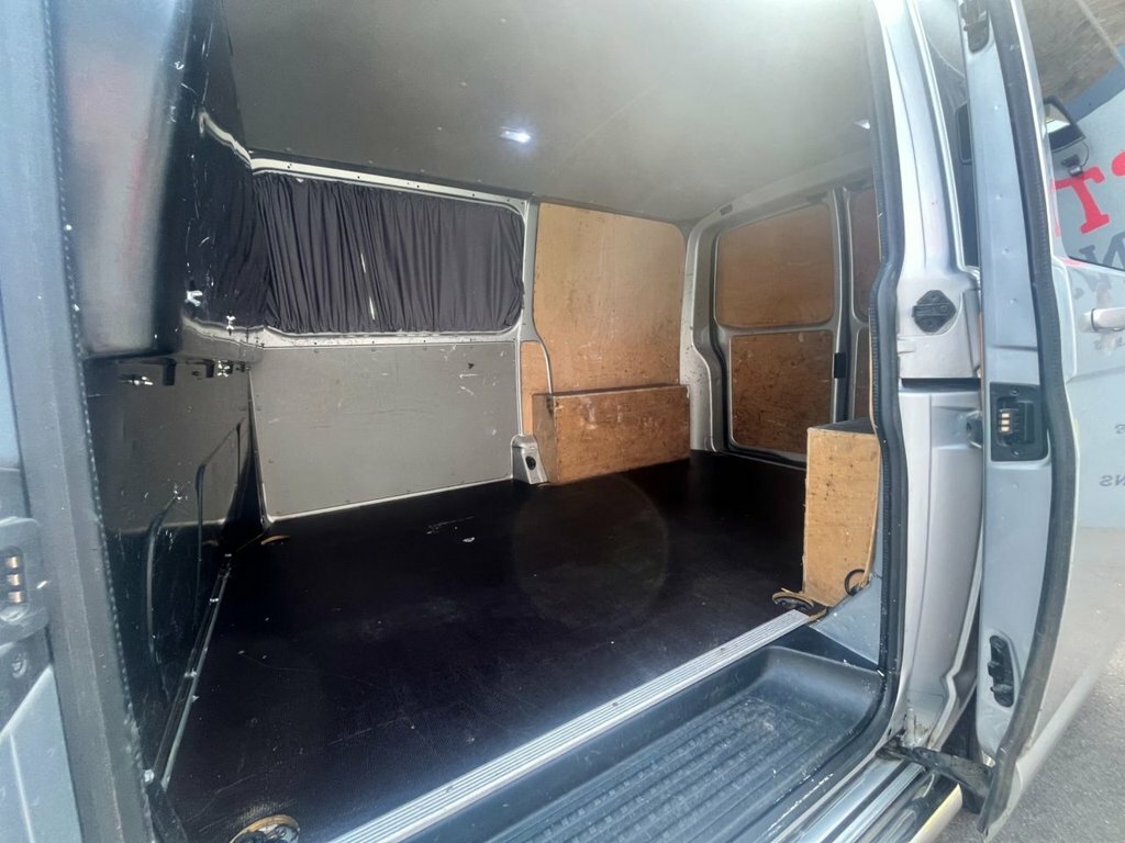Volkswagen Transporter 2L Startline White #17