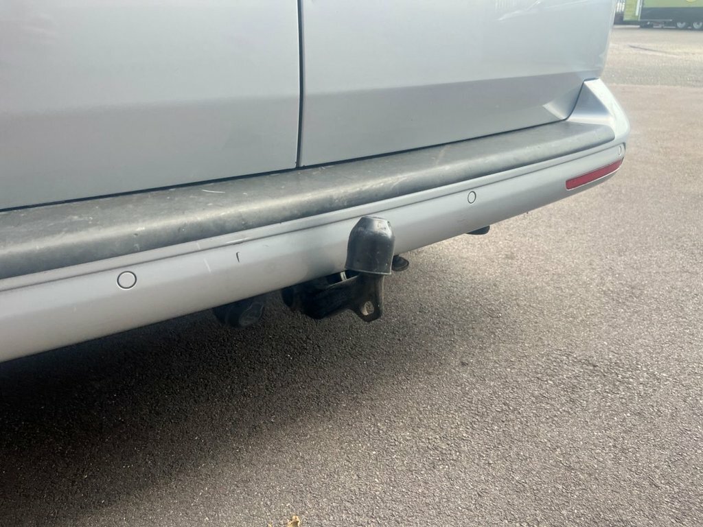 Volkswagen Transporter 2L Startline White #19