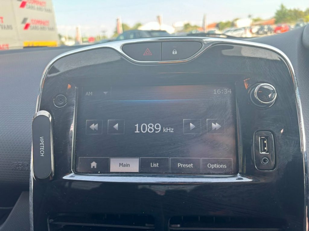 Renault Clio Renaultsport Lux White #11