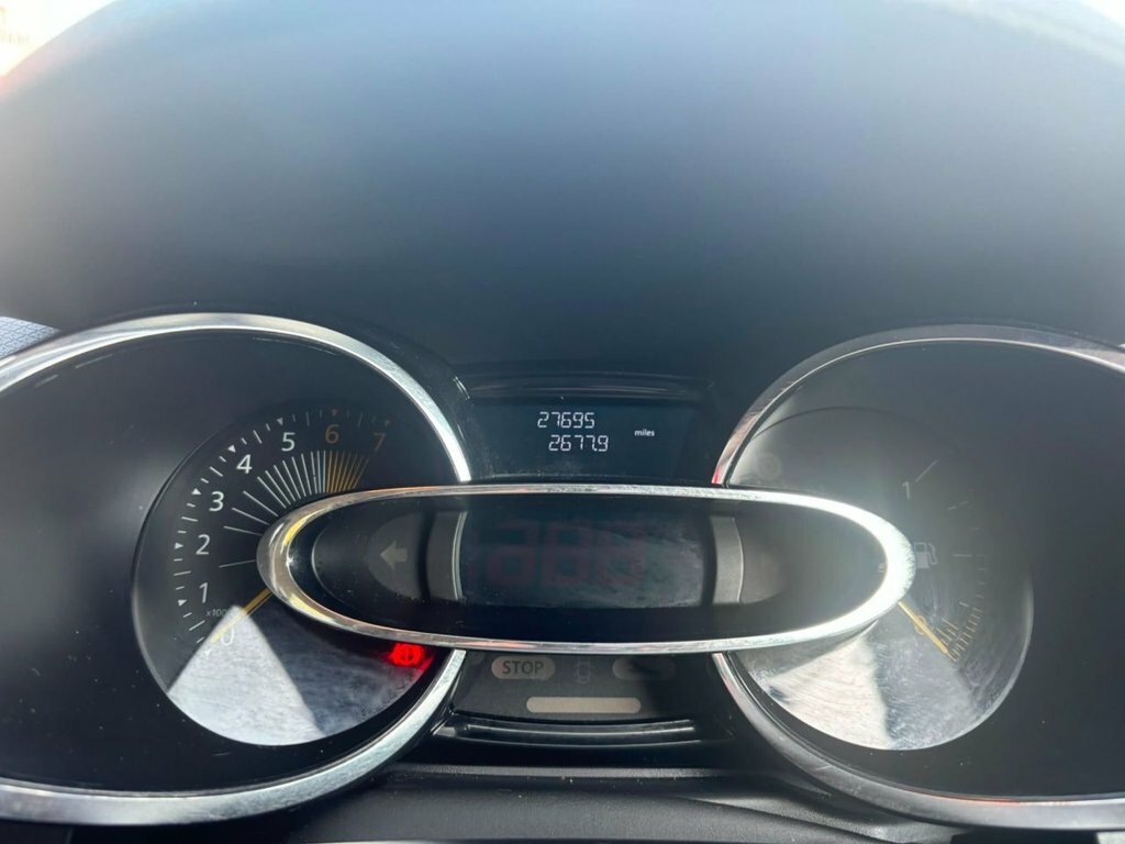 Renault Clio Renaultsport Lux White #7