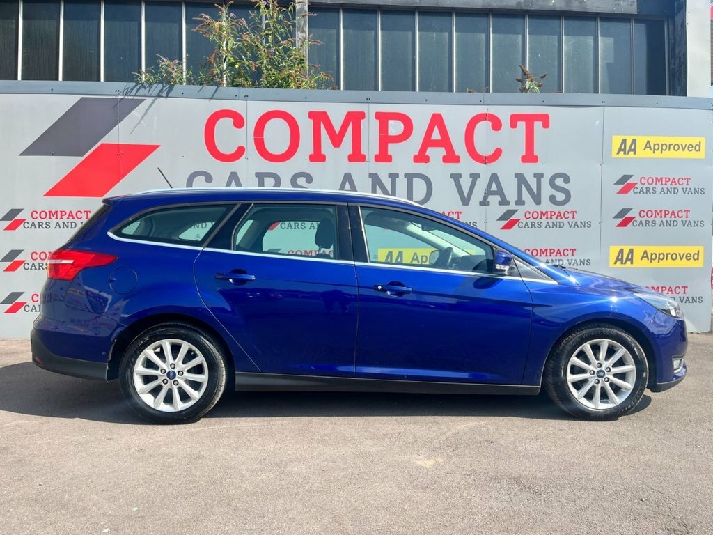 Ford Focus 1L Titanium Blue #4