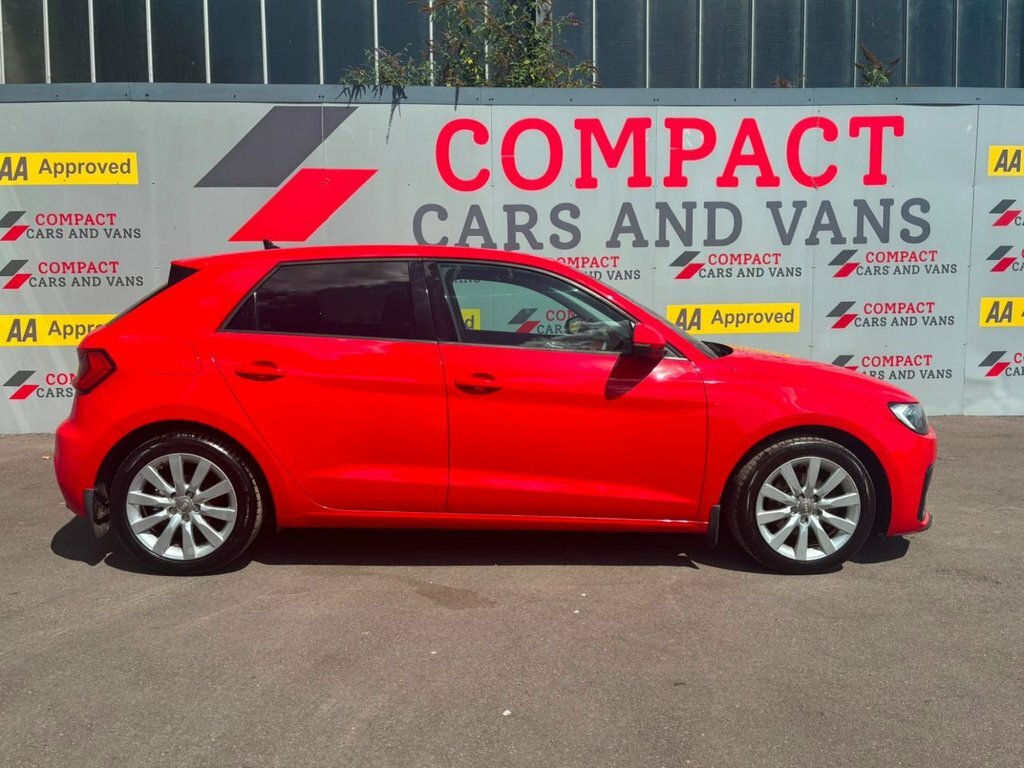 Audi A1 1L Sport Red #4