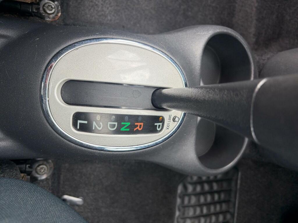 Toyota Yaris 1.3 Vvt-i Blue Silver #16
