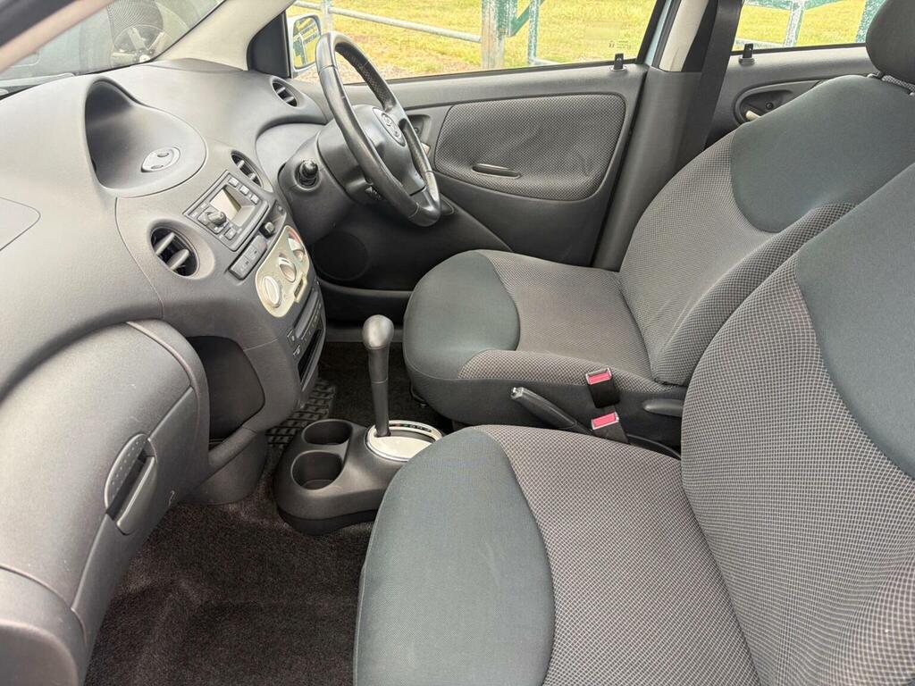 Toyota Yaris 1.3 Vvt-i Blue Silver #13