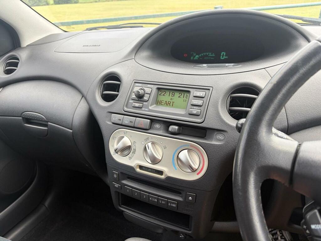 Toyota Yaris 1.3 Vvt-i Blue Silver #7