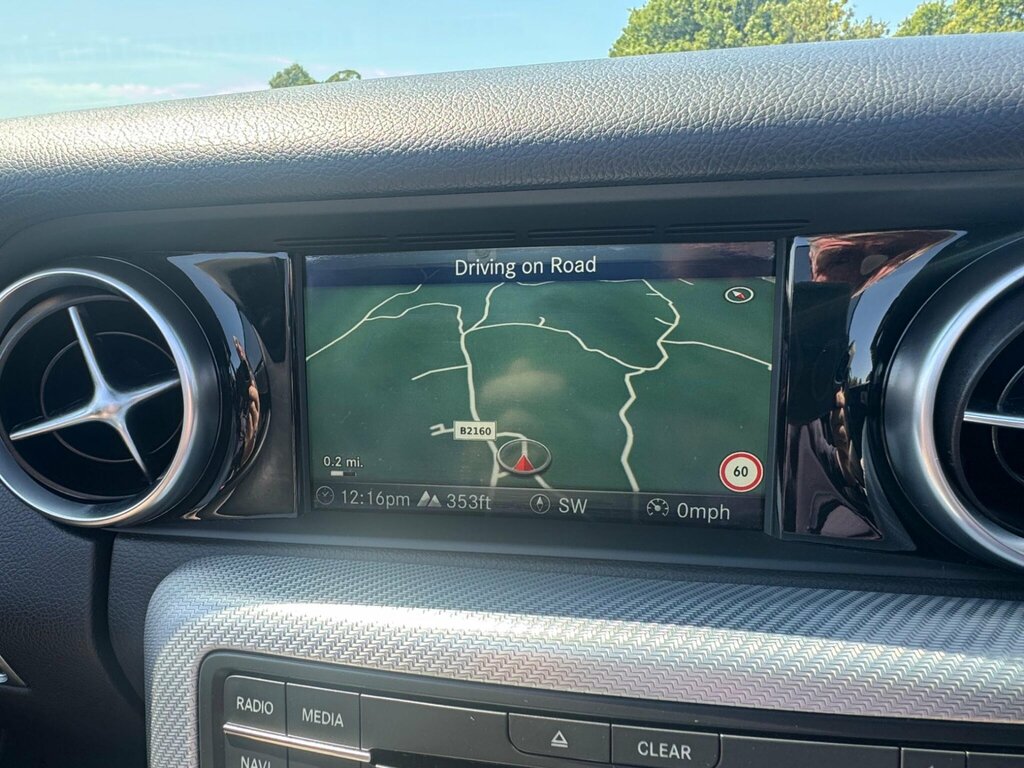 Mercedes-Benz SLC 2.0 Slc200 Amg Line Convertible G-troni White #15