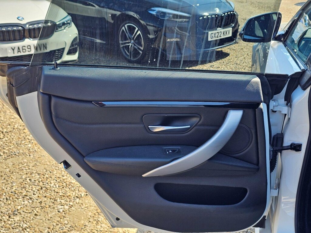 BMW 4 Series Gran Coupe 420D 190 Sport Business Media Black #21