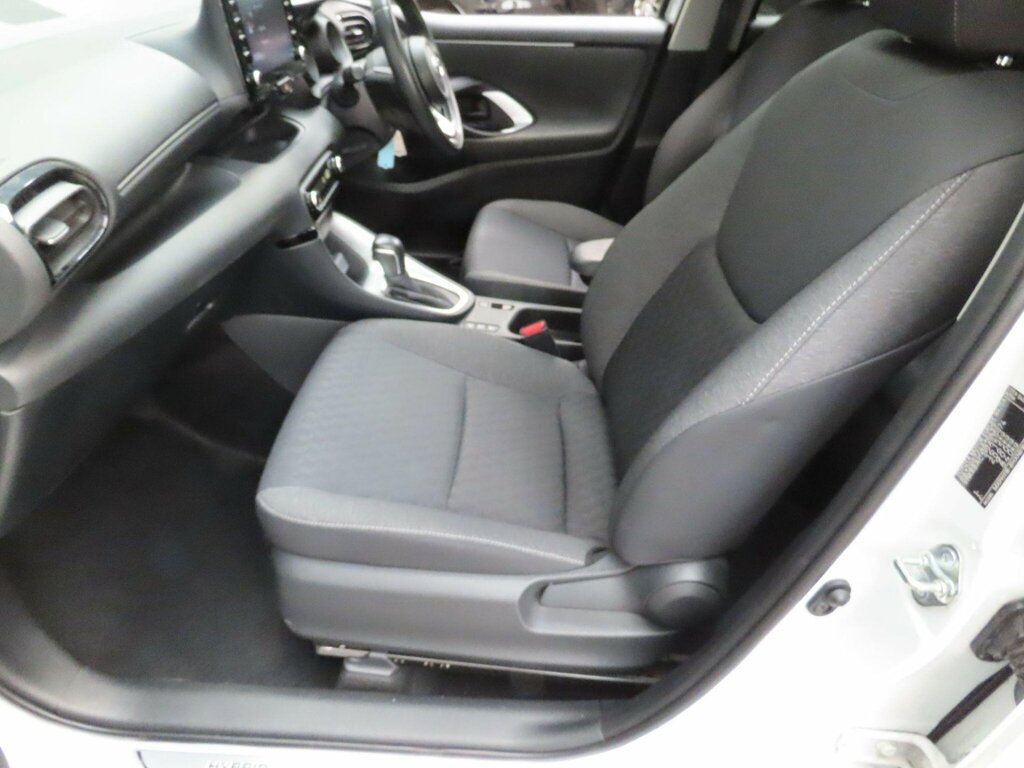 Toyota Yaris 1.5 Vvt-h Design E-cvt Euro 6 Ss White #6