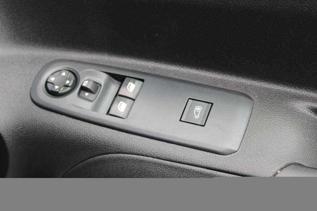 Peugeot Partner 1.5 Partner Professional Premium Bhdi White