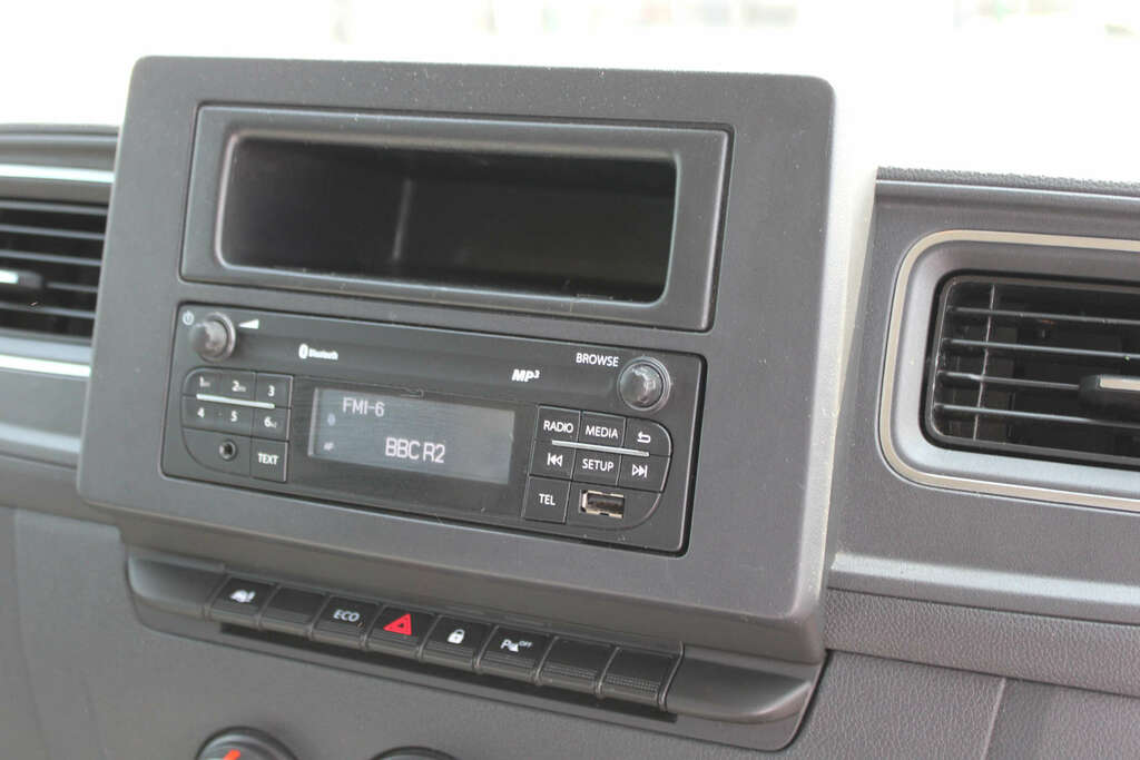Nissan InterStar 2.3 Interstar Acenta Dci White #5