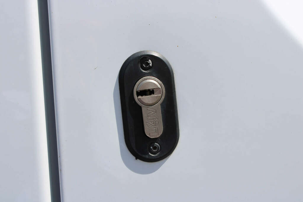 Nissan InterStar 2.3 Interstar Acenta Dci White #2