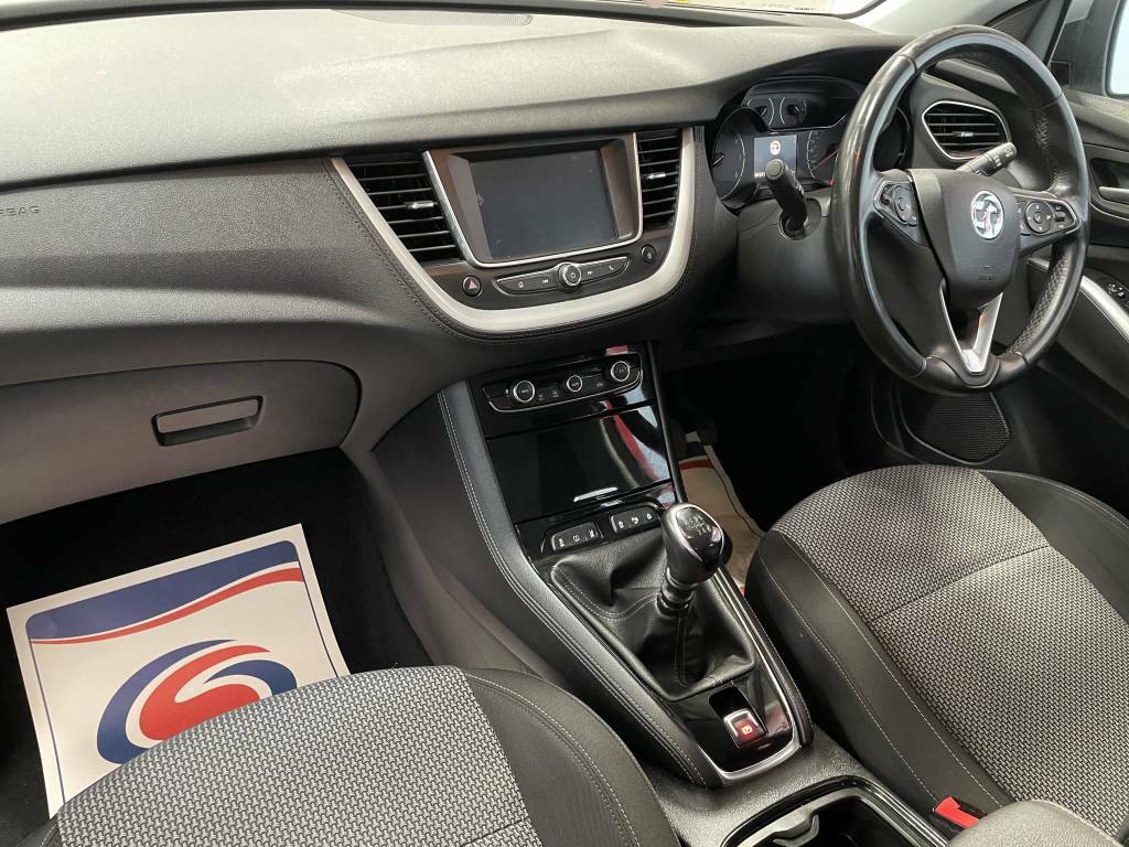 Vauxhall Grandland X Hatchba 1.5 Turbo D Se Grey #4