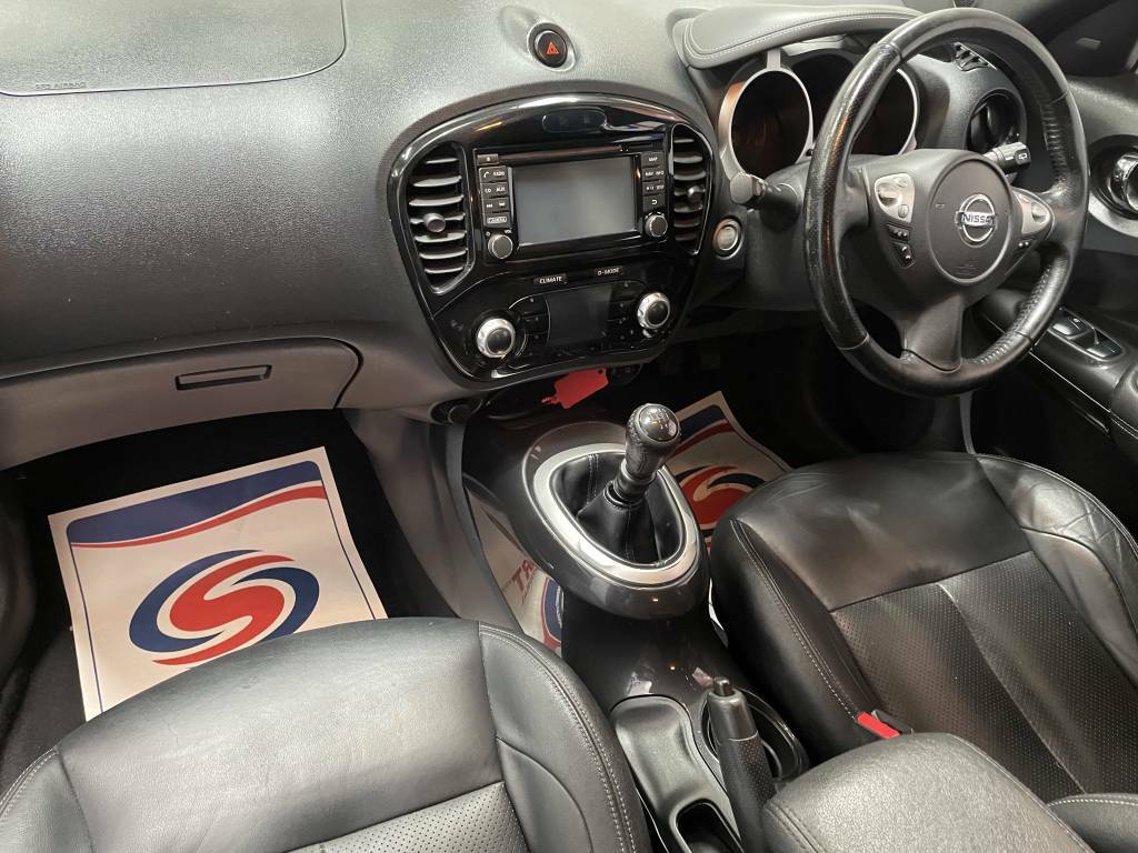 Nissan Juke Hatchback 1.5 Dci Tekna Red #4