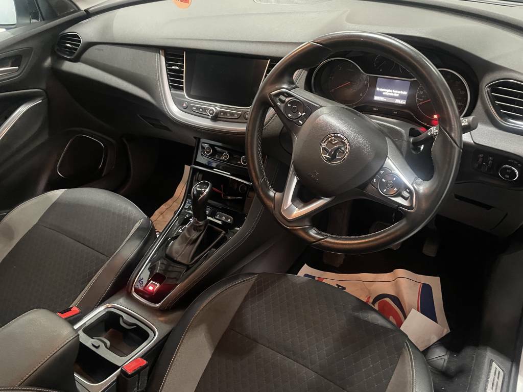 Vauxhall Grandland X Hatchba 1.6 Turbo D Sport Nav White #2