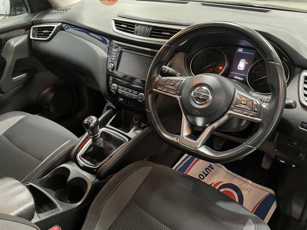 Nissan Qashqai Hatchback 1.3 Dig-t Acenta Premium Grey #3