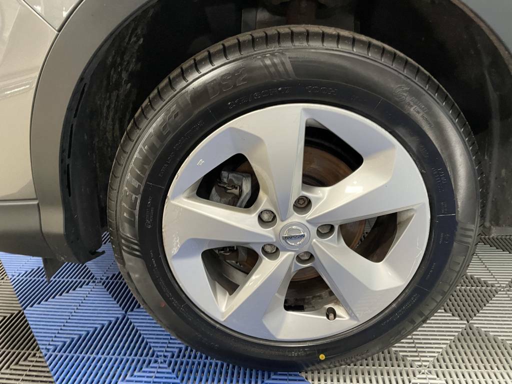 Nissan Qashqai Hatchback 1.3 Dig-t Acenta Premium Grey #5