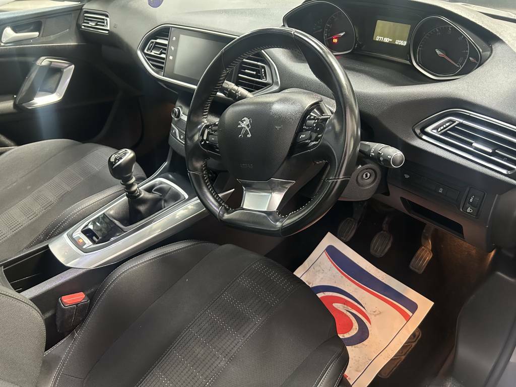 Peugeot 308 Hatchback 1.5 Bluehdi 130 Allure Grey #4