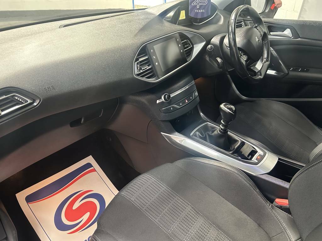 Peugeot 308 Hatchback 1.5 Bluehdi 130 Allure Grey #3