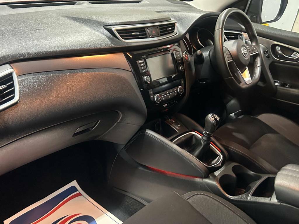 Nissan Qashqai Hatchback 1.5 Dci 115 N-connecta Red #4