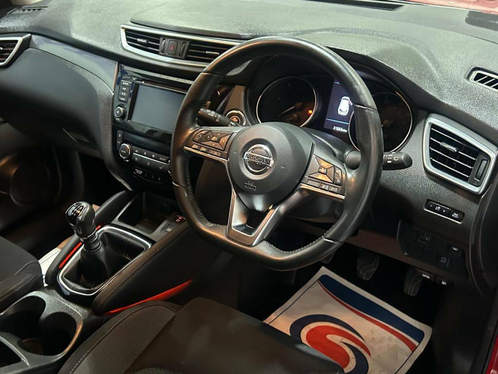 Nissan Qashqai Hatchback 1.5 Dci 115 N-connecta Red #3