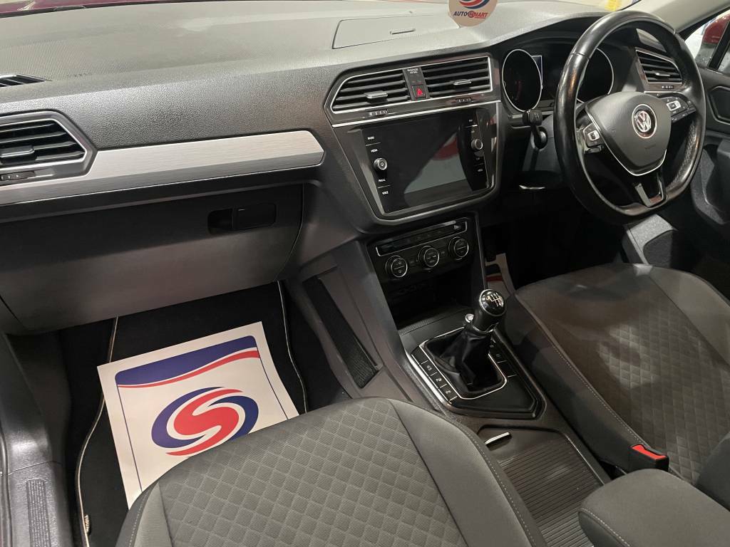 Volkswagen Tiguan Estate 2.0 Tdi 150 Match Red #4