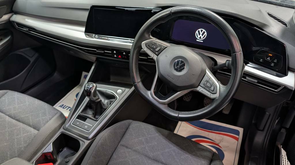 Volkswagen Golf Hatchback 1.5 Tsi Life Black #3