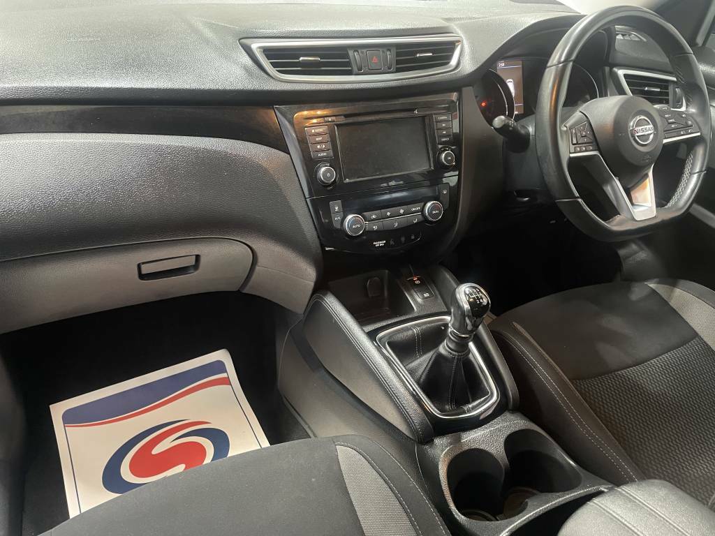 Nissan Qashqai Hatchback 1.3 Dig-t Acenta Premium Blue #4