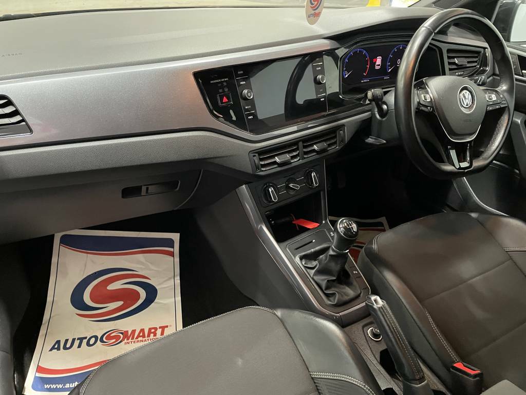 Volkswagen Polo Hatchback 1.0 Tsi 95 Se Black #4