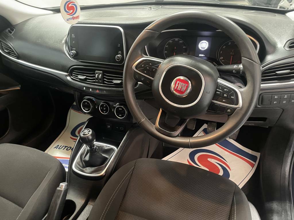 Fiat Tipo Hatchback 1.4 Lounge Blue