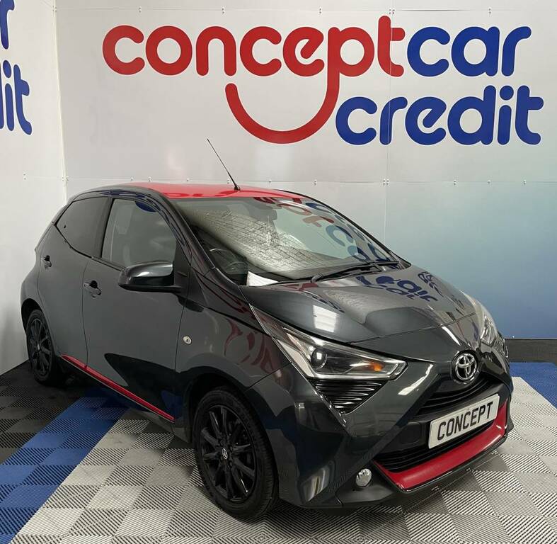 Toyota Aygo Hatchback Red #2