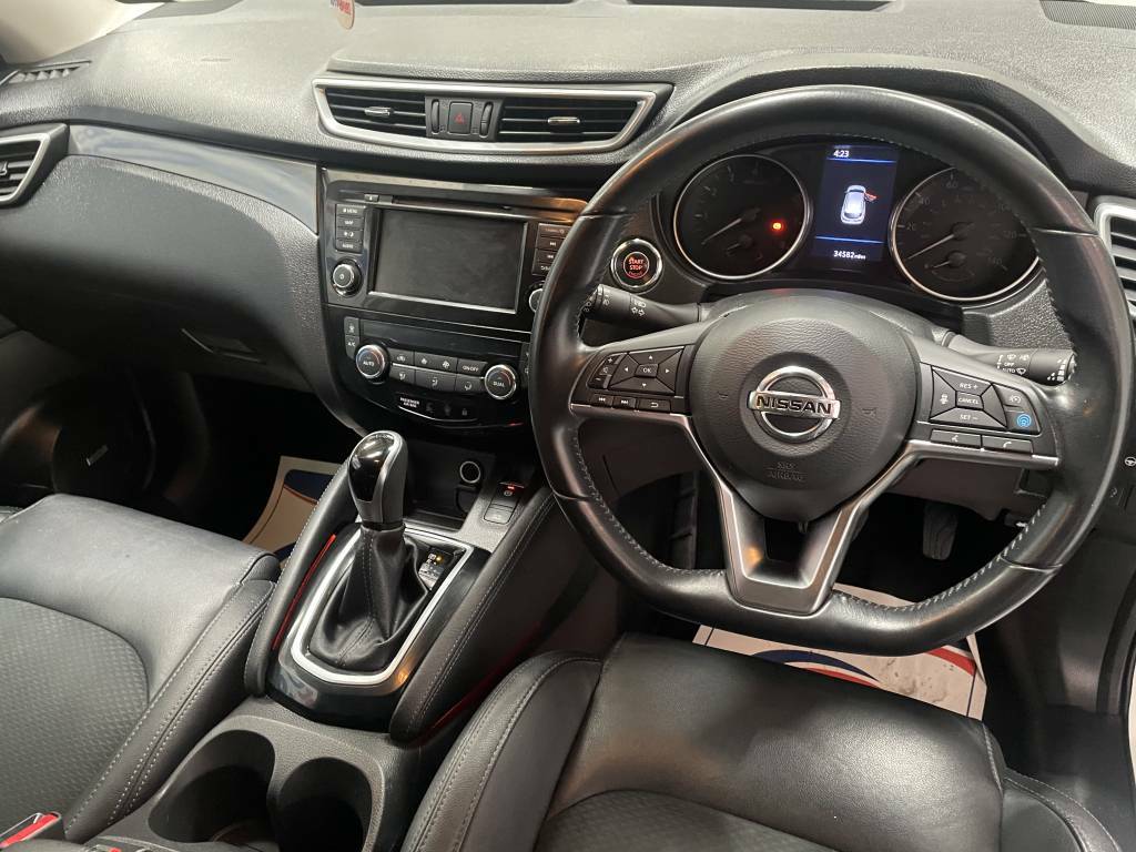 Nissan Qashqai Hatchback 1.3 Dig-t 160 Tekna White #3