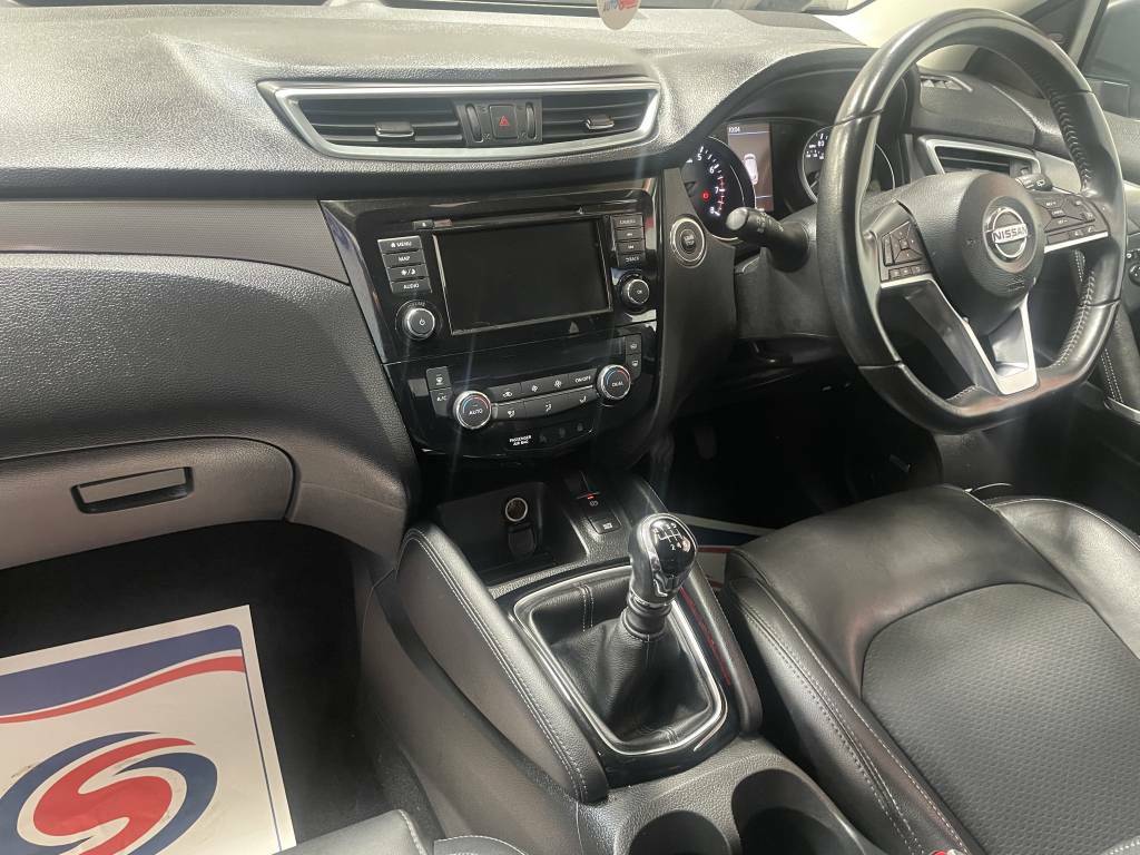 Nissan Qashqai Hatchback 1.3 Dig-t Tekna Blue #4