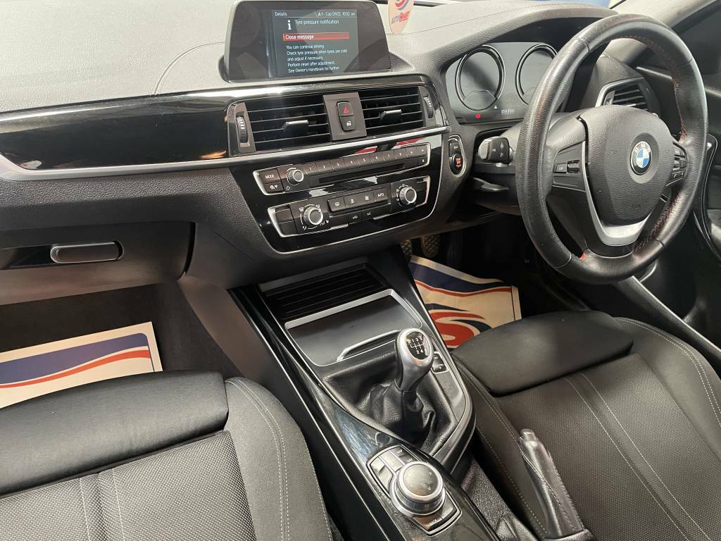 BMW 1 Series Hatchback 118I 1.5 Sport White #4