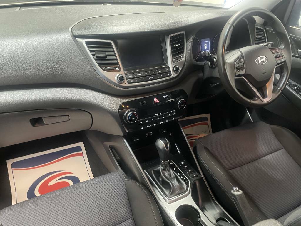 Hyundai Tucson Estate 2.0 Crdi Se Nav White #4