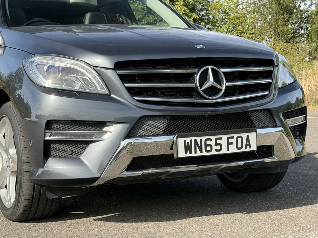 Mercedes-Benz M Class 4X4 3.0 Ml350 V6 Bluetec Amg Line G-tronic 4Wd Eur White #59