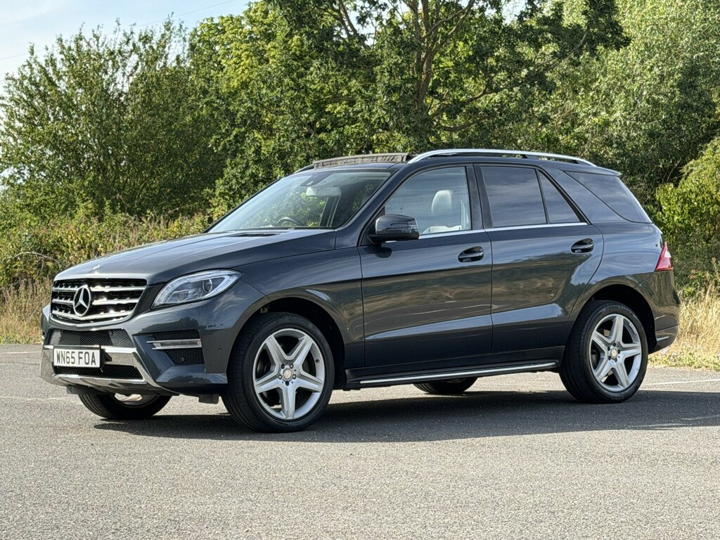 Mercedes-Benz M Class 4X4 3.0 Ml350 V6 Bluetec Amg Line G-tronic 4Wd Eur White #50