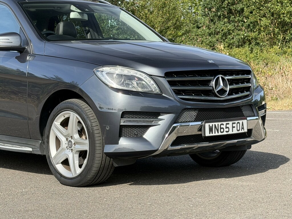 Mercedes-Benz M Class 4X4 3.0 Ml350 V6 Bluetec Amg Line G-tronic 4Wd Eur White #48