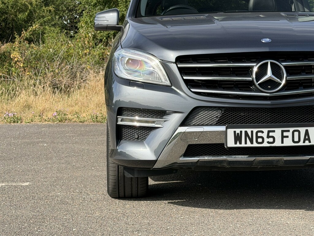 Mercedes-Benz M Class 4X4 3.0 Ml350 V6 Bluetec Amg Line G-tronic 4Wd Eur White #56