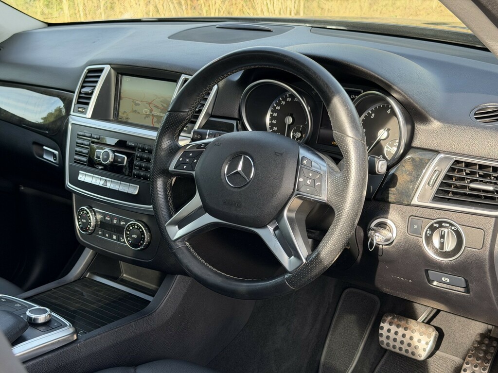 Mercedes-Benz M Class 4X4 3.0 Ml350 V6 Bluetec Amg Line G-tronic 4Wd Eur White #13