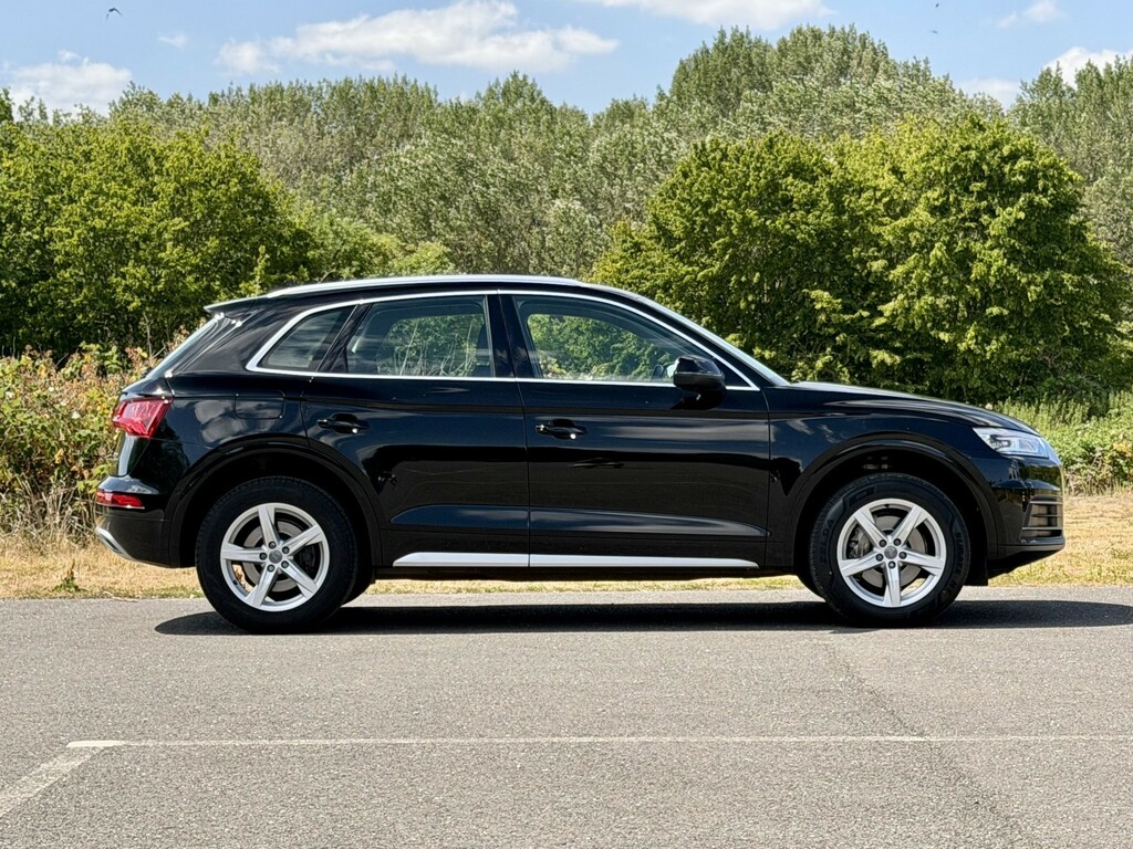 Audi Q5 2.0 Tdi 40 Sport RV20LSF Black #6