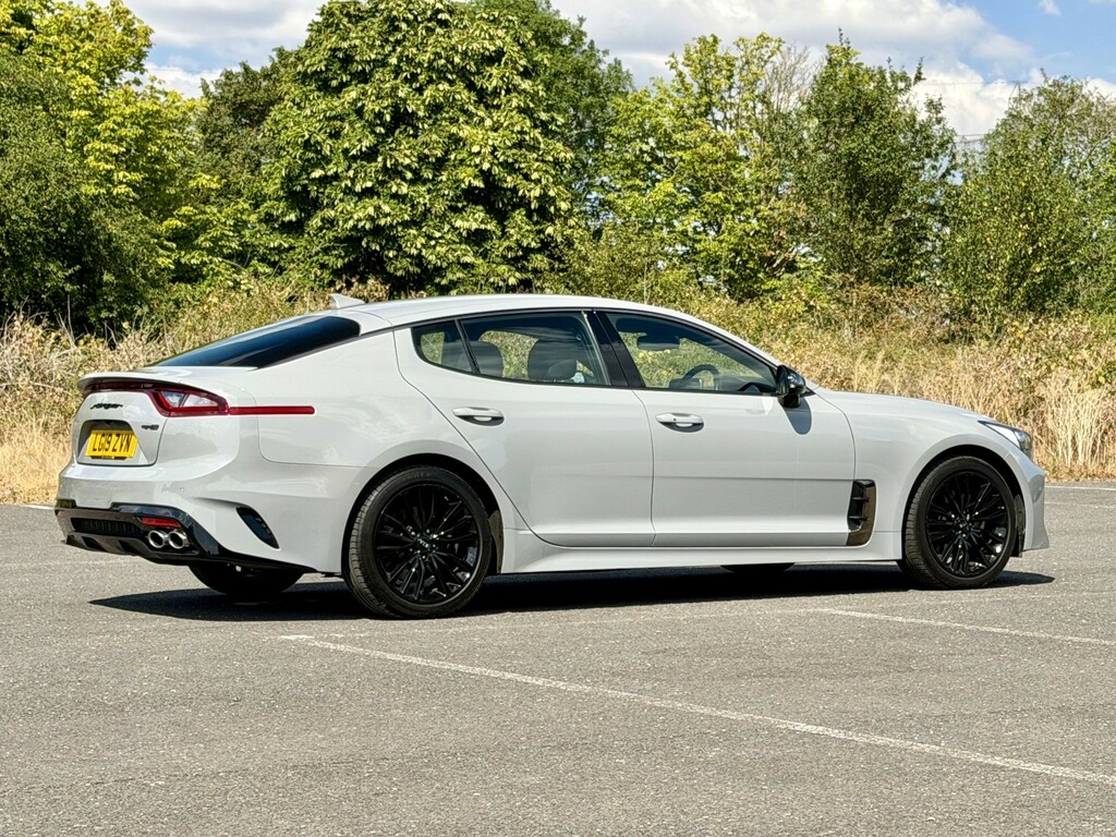 Kia Stinger  White #12