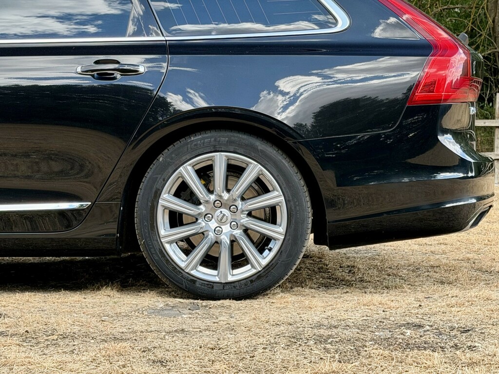 Volvo V90 2017 2.0 D5 Powerpulse Pro Estate Silver #56