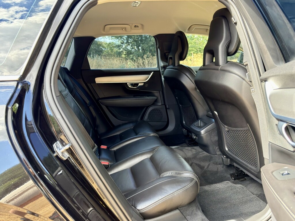 Volvo V90 2017 2.0 D5 Powerpulse Pro Estate Silver #15