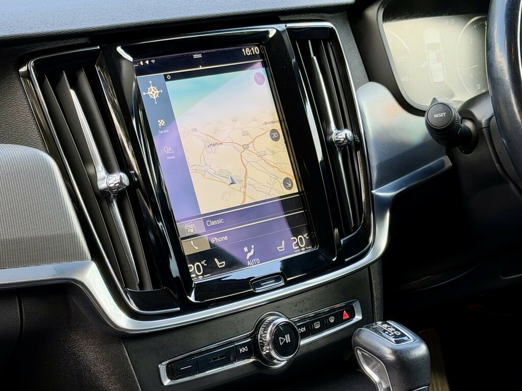 Volvo V90 2017 2.0 D5 Powerpulse Pro Estate Silver #27