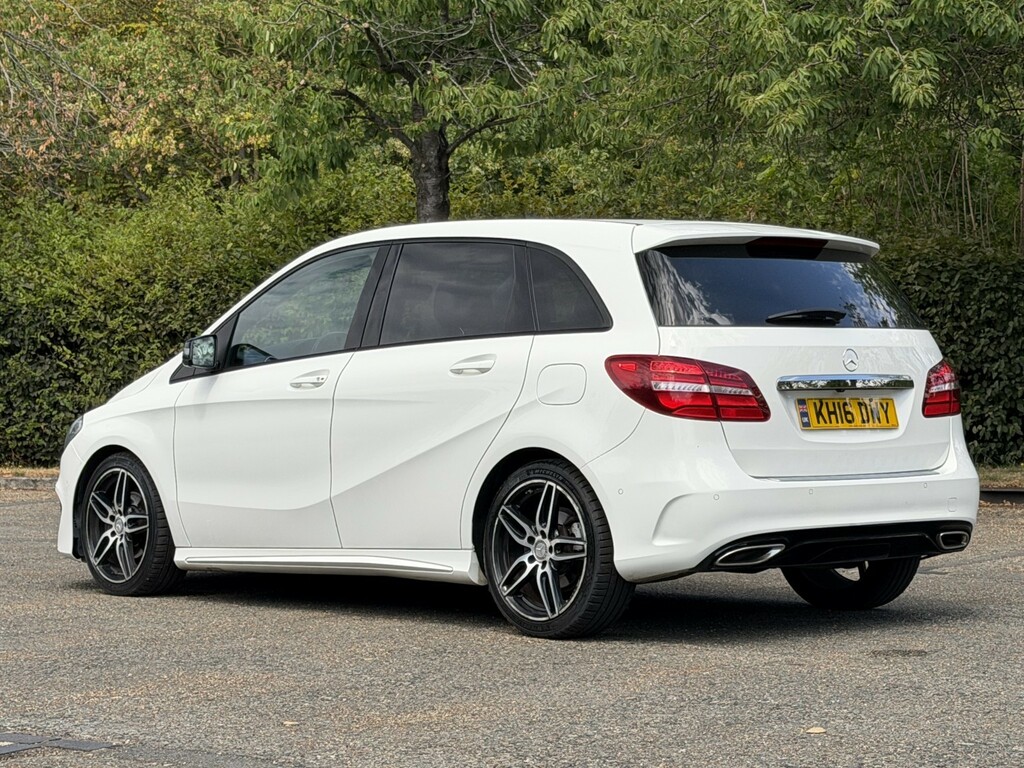 Mercedes-Benz B Class 1.6 B180 Amg Line White #3
