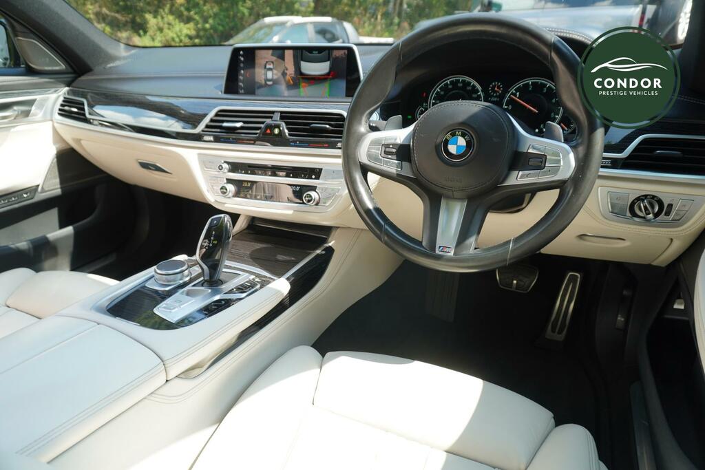 BMW 7 Series M Sport Black #2