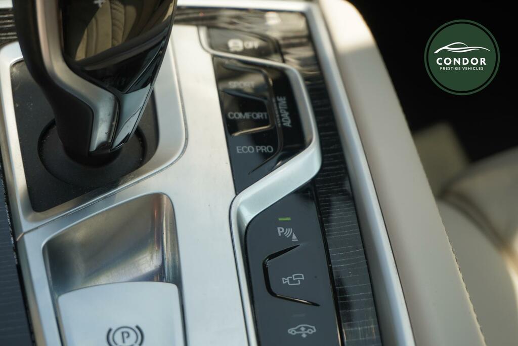 BMW 7 Series 730Ld Saloon Black #32