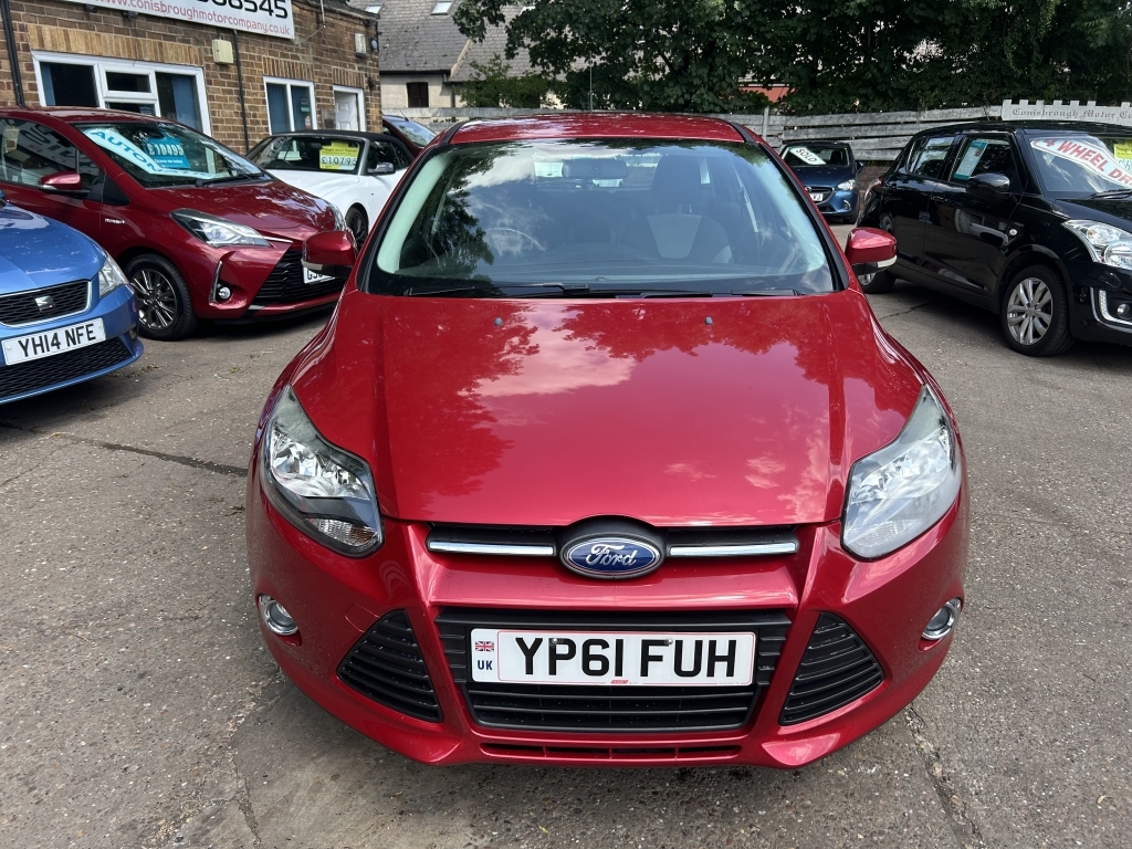 Ford Focus Hatchback 1.6 Zetec Red #3